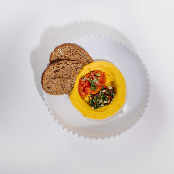 Хумус из нута и красной моркови