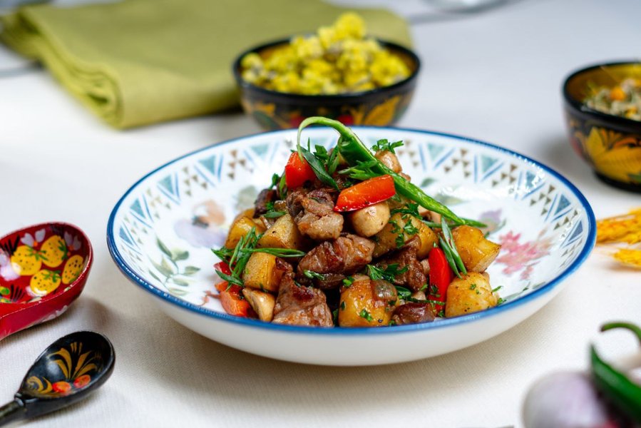 Картофель жареный с мясом и луком