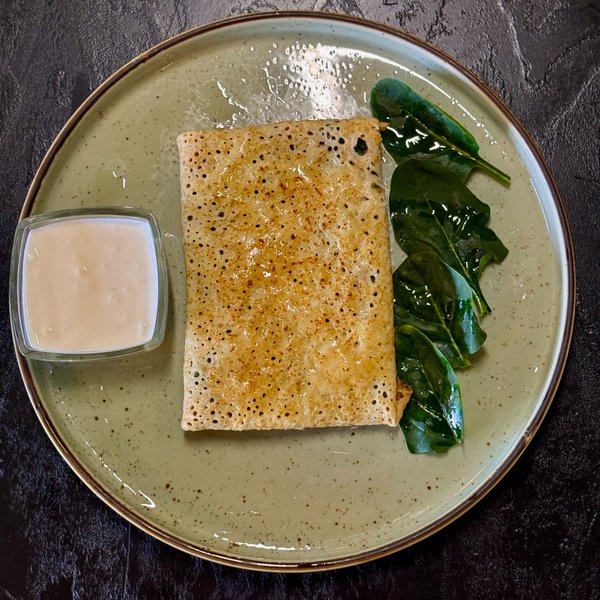 Блинчик со шпинатом и сыром моцарелла