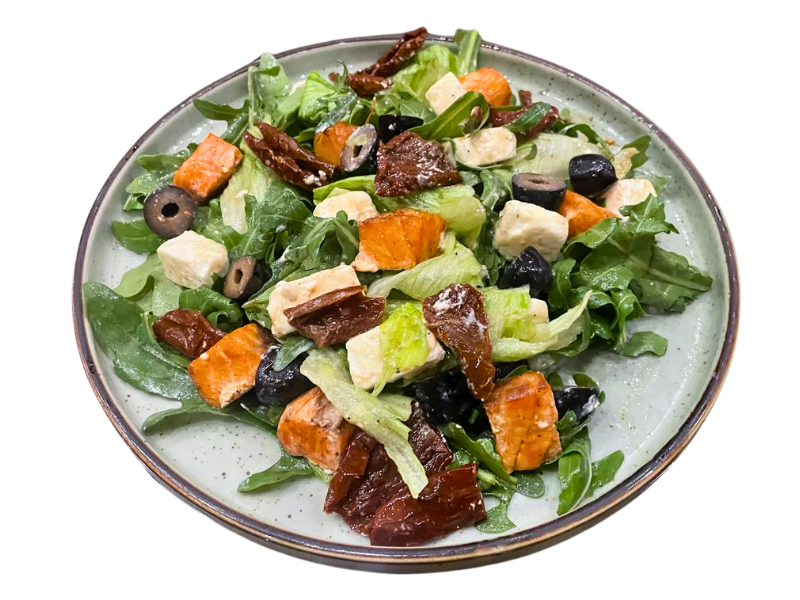 Теплый салат с лососем