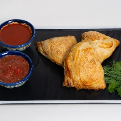 Самса с курицей и сыром