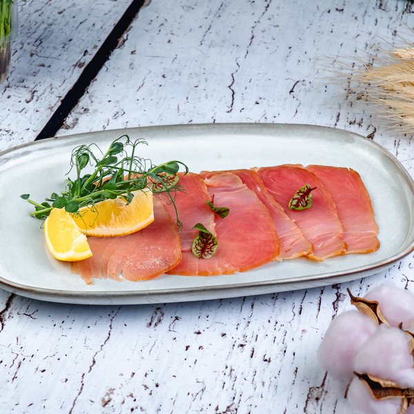 Тунец слабосоленый