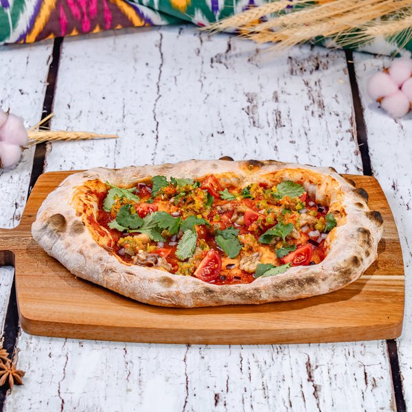 Пицца с костным мозгом и каперсами