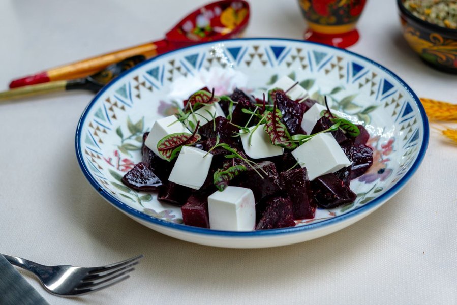 Салат из маринованной свеклы