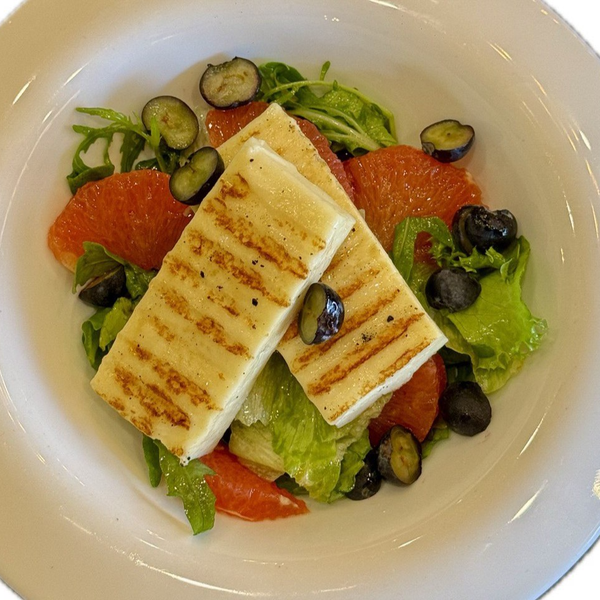 Кипрский салат с сыром халуми