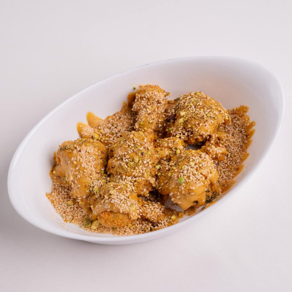 Хрустящий брокколи в соусе из фисташек