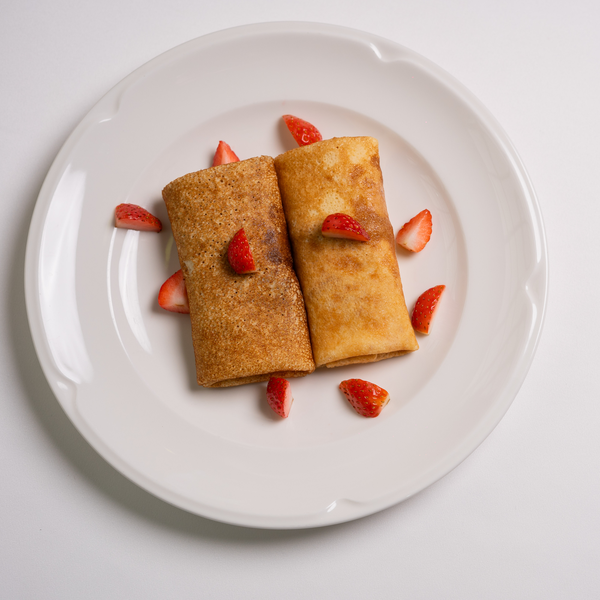 Блины с клубникой, бананом и Нутелла