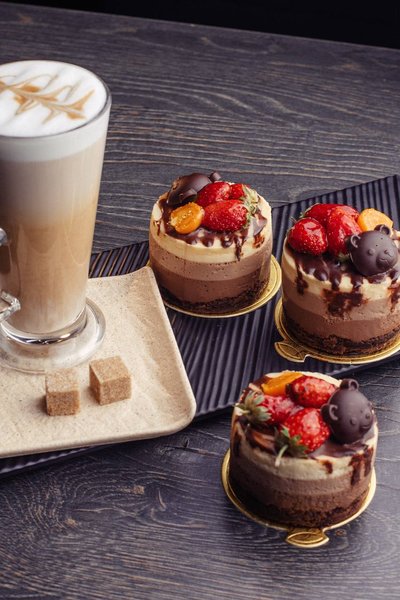 Три шоколада