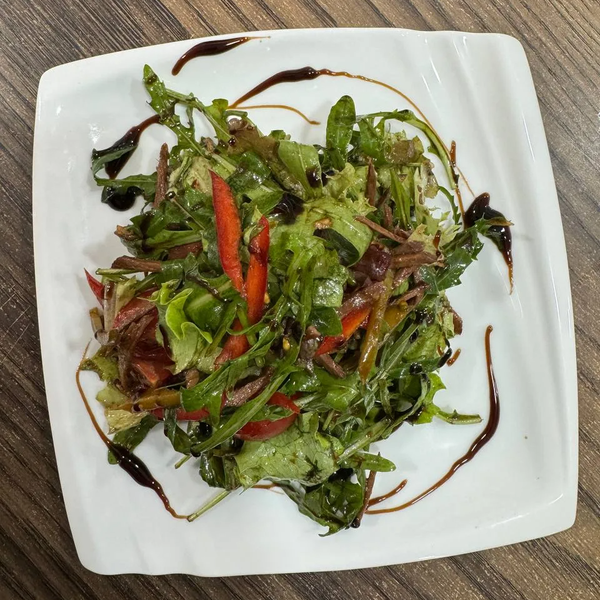 Салат с рукколой