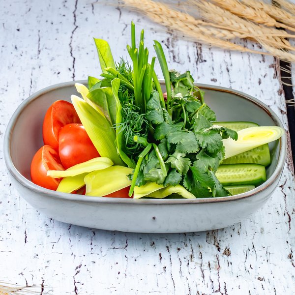 Свежие овощи и зелень