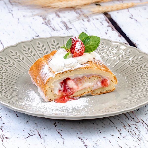 Рулет из профитролей