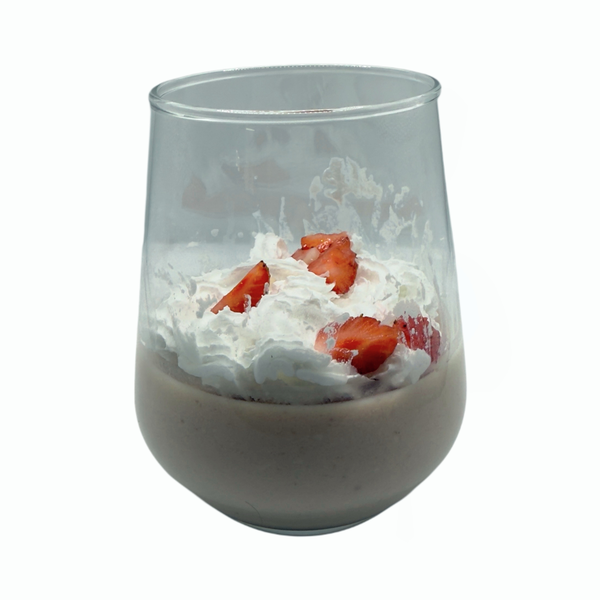 Пюре малины, сливки, взбитые сливки, клубника