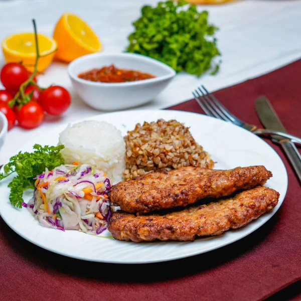 Котлеты домашние с гарниром